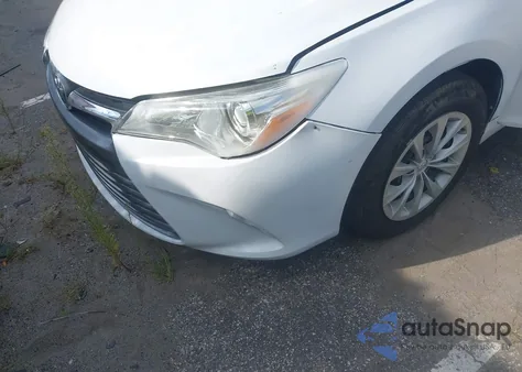 2017 Toyota Camry Le z USA, uszkodzony, nr VIN 4T1BF1FK0HU268567